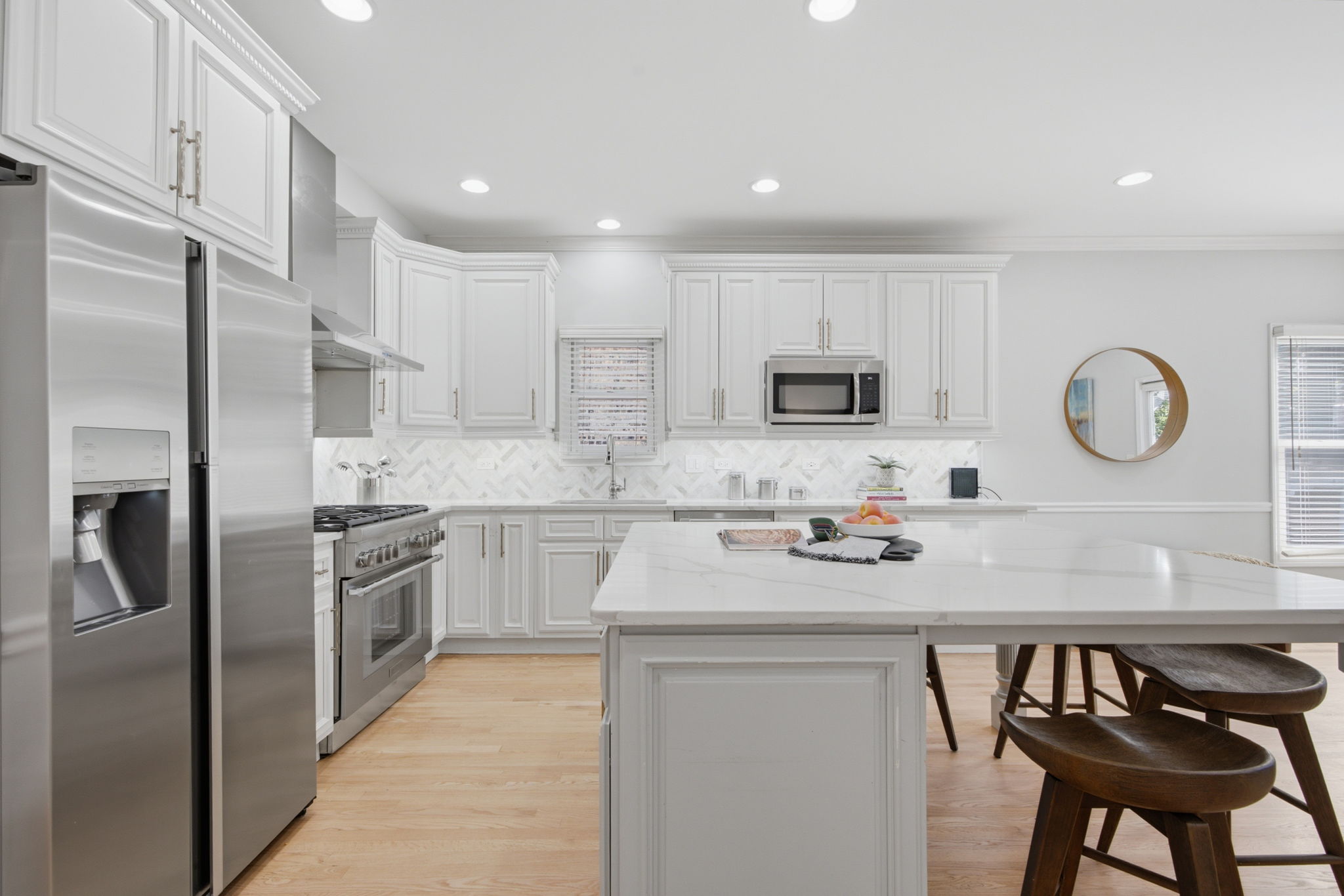 Kitchen, additional angle