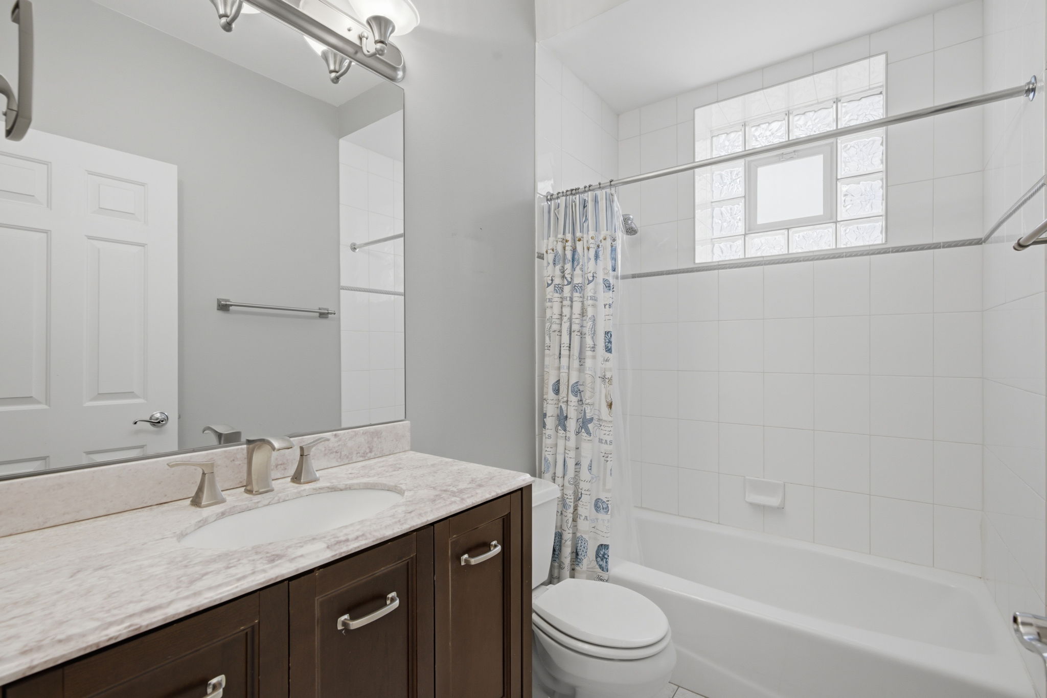 Lower level full bath