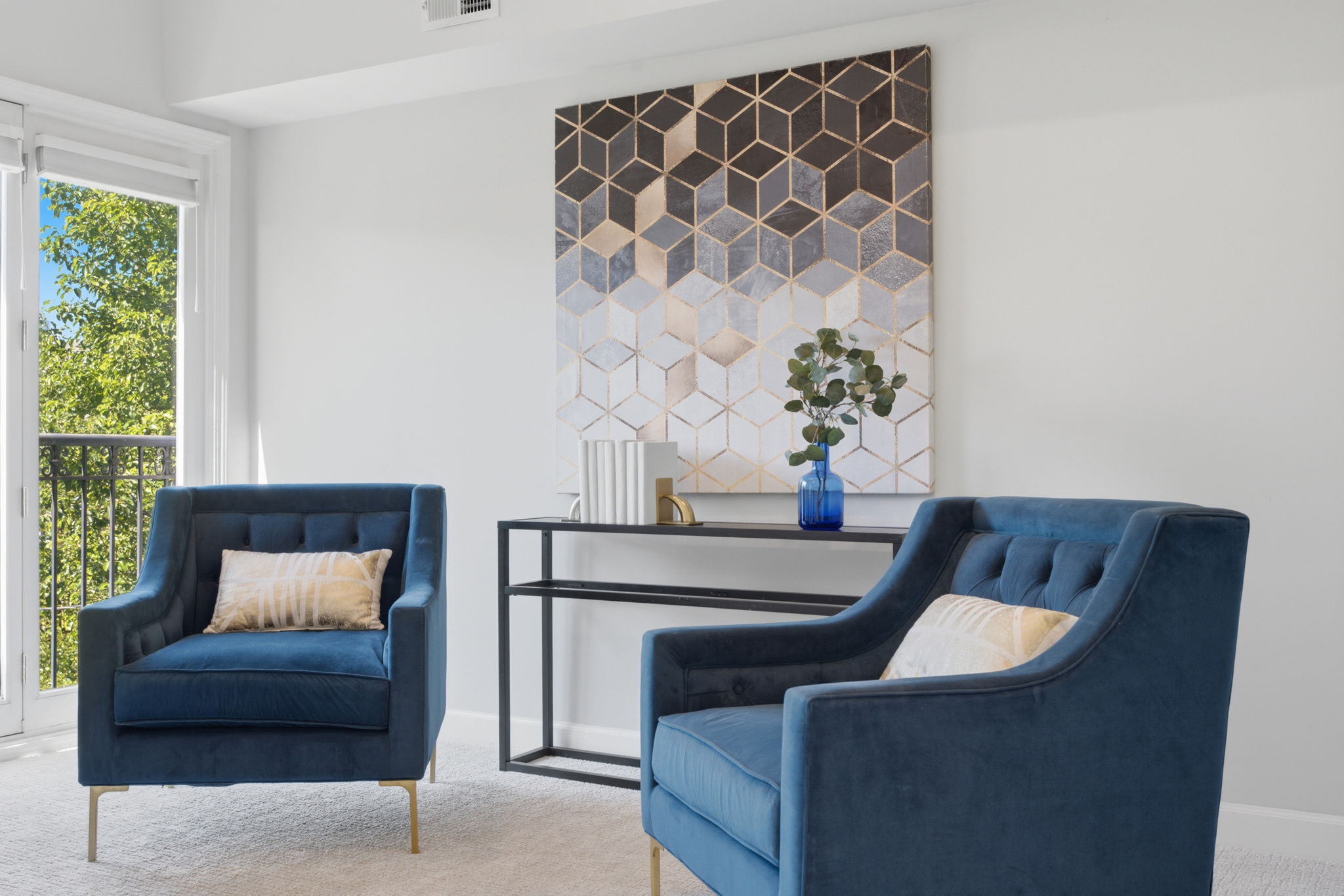 Primary suite sitting area