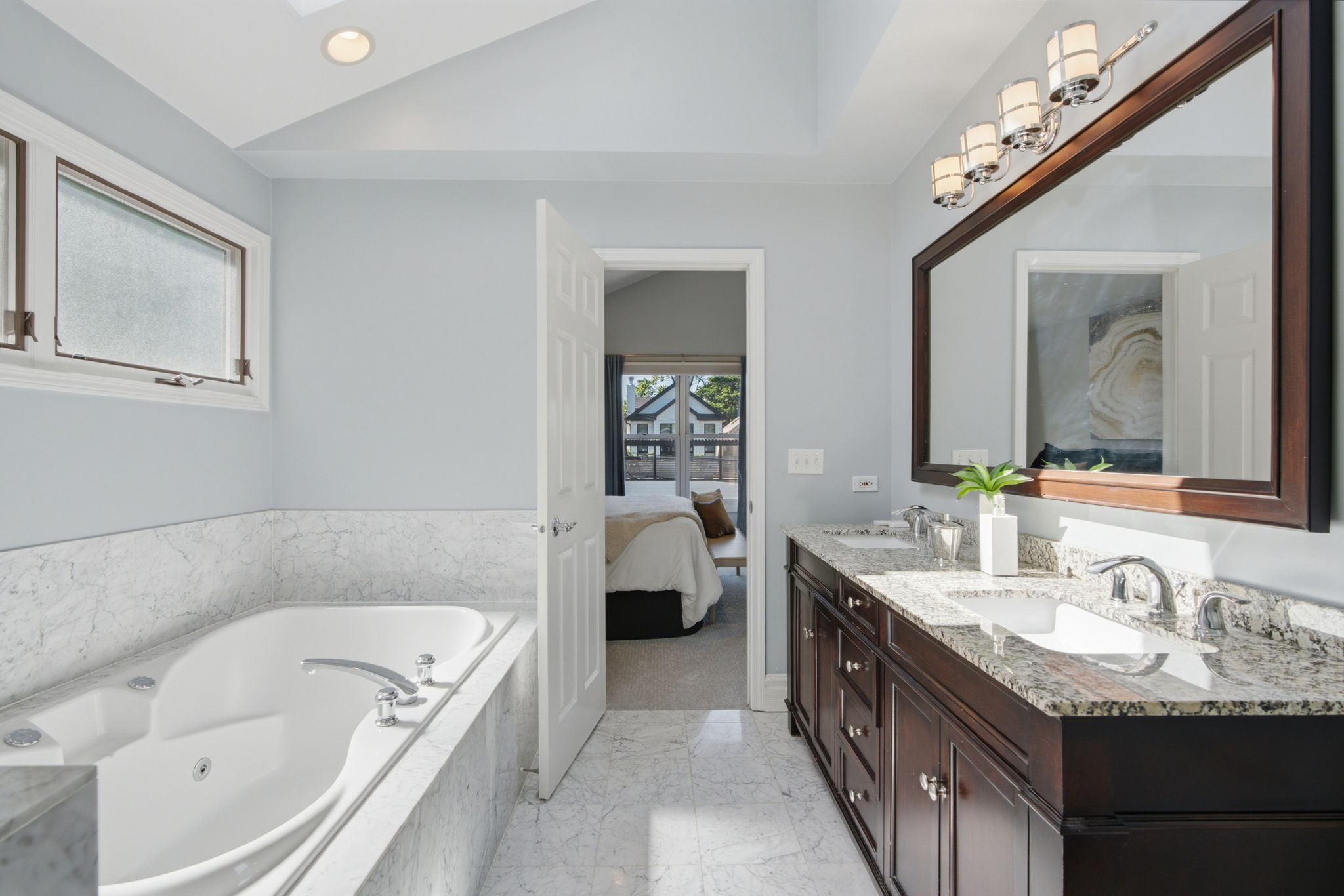 Primary bath dual vanity